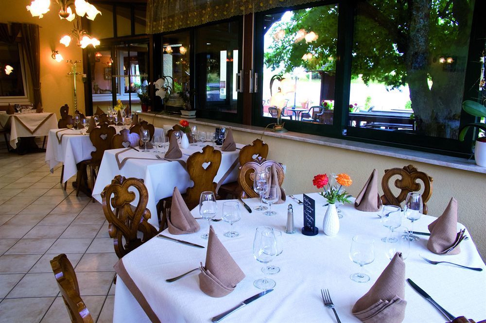 Hotel Restaurant Le Velleda Grandfontaine  Esterno foto